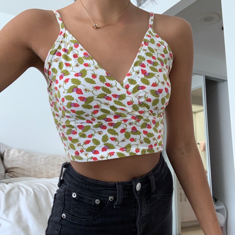 BRANDY MELVILLE LIMITED EDITION FRUIT TOP